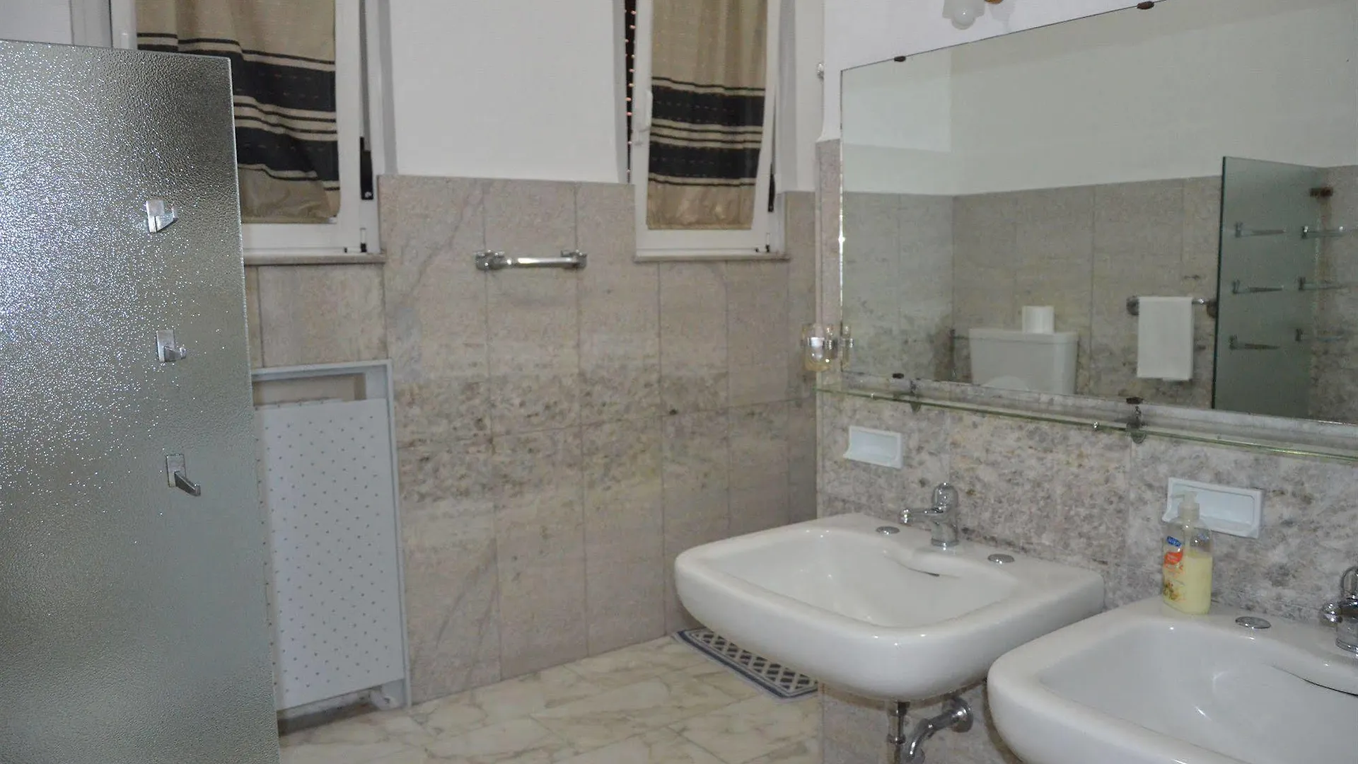 Villa Cheta Milano 2*,  Italia