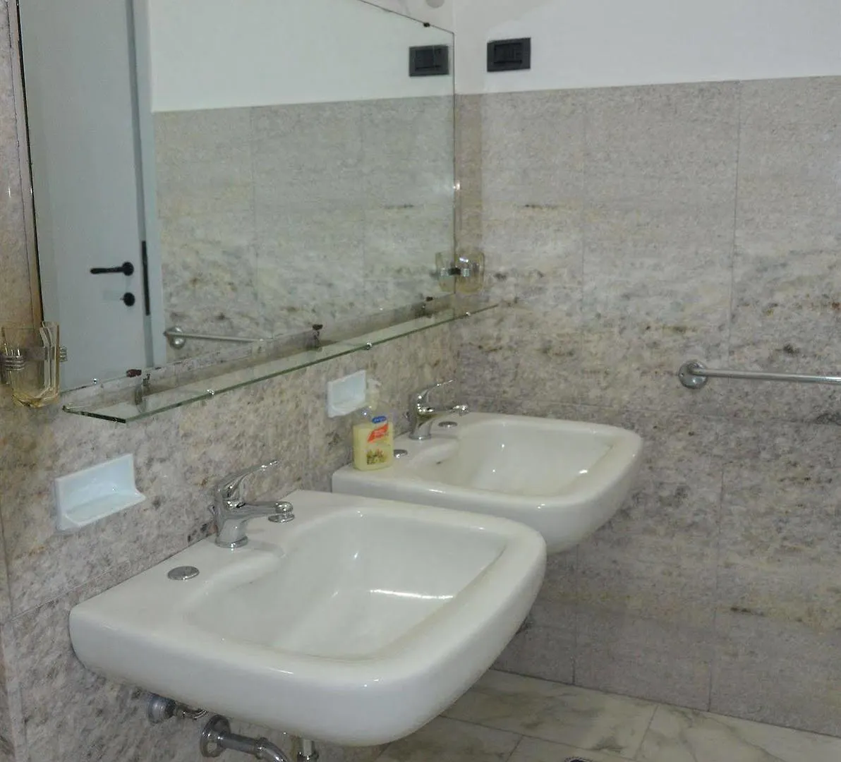 ** Affittacamere Villa Cheta Milano Italia