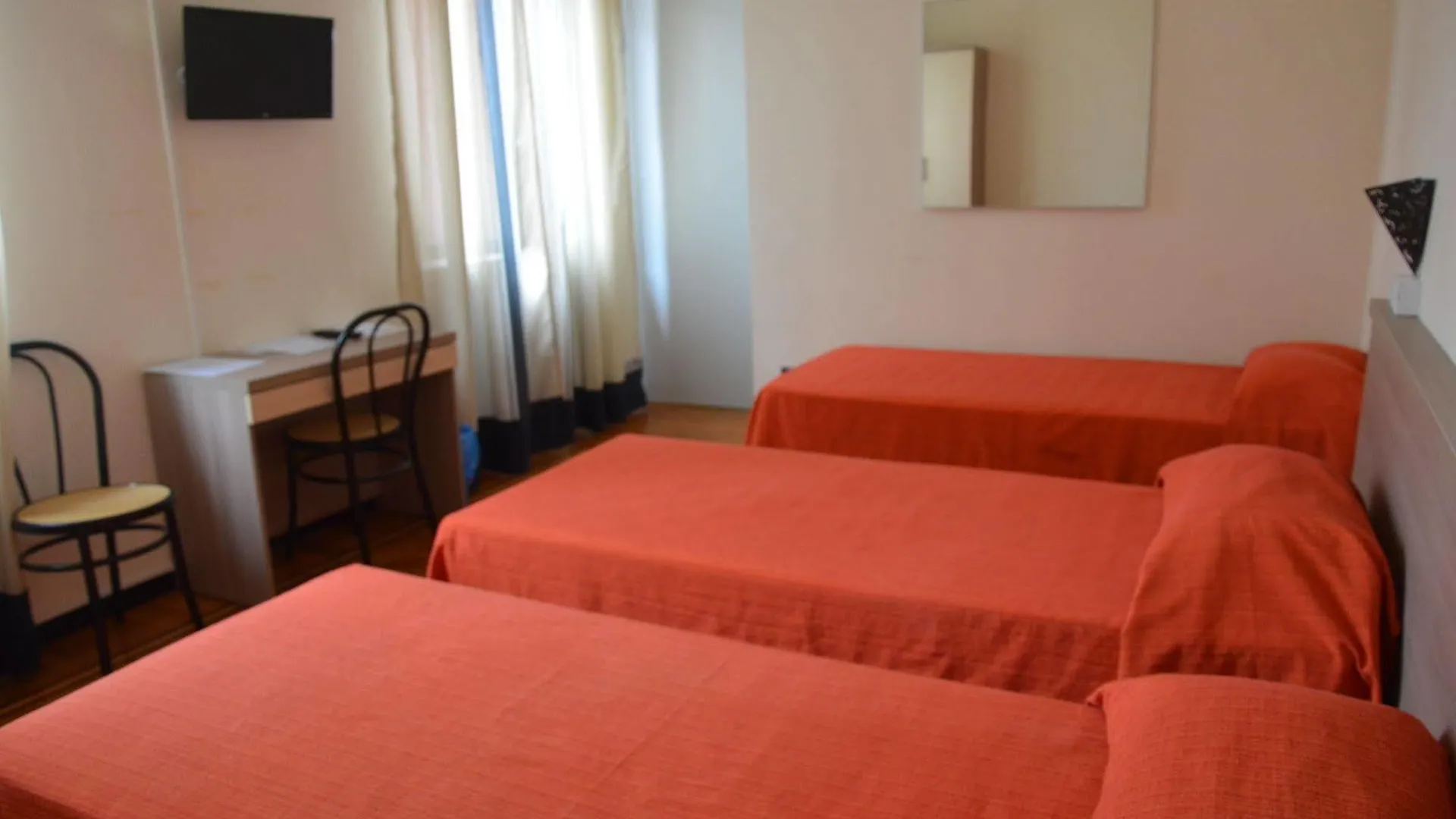 Villa Cheta Milano 2*,