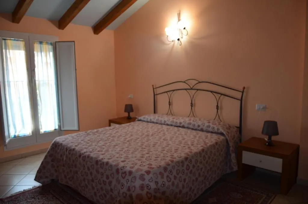 ** Affittacamere Villa Cheta Milano Italia